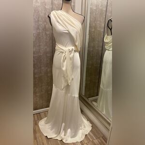 Significant Other Elegant Cream One-Shoulder  maxi Dress, US4